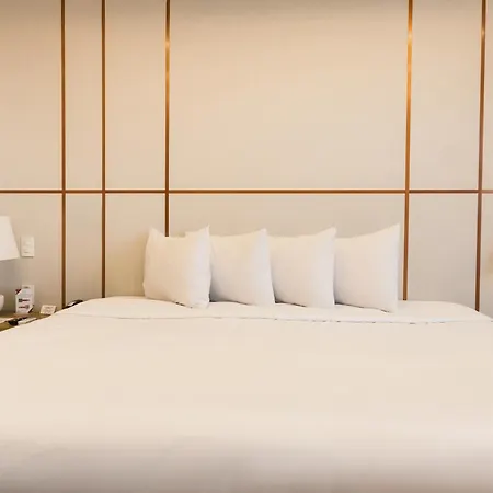 Ramada Hotel & Suites Campos Pelinca-3